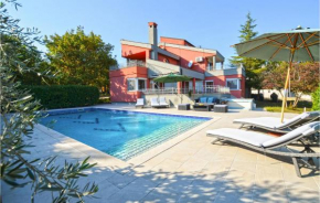Beautiful home in Rovinjsko Selo with Outdoor swimming pool, WiFi and 3 Bedrooms